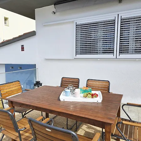 Villa For 10 Persons In *