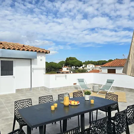 Villa For 10 Persons In L'Escala